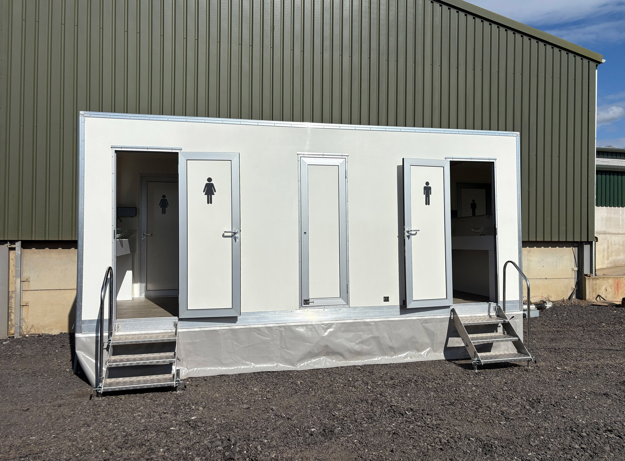 Luxury toilet hire Warwickshire