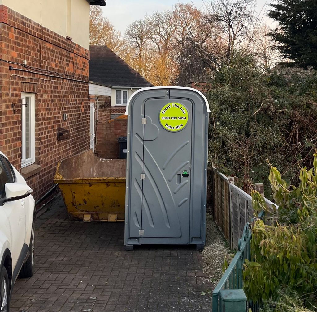 Construction site toilet